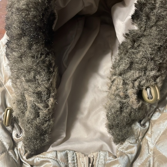 The Outback Trading CO, quilted hooded vest - Picture 10 of 11